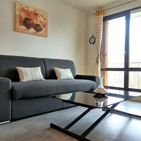 Budget Apart With Balcony And Great View Saint-Denis  Bagian luar foto