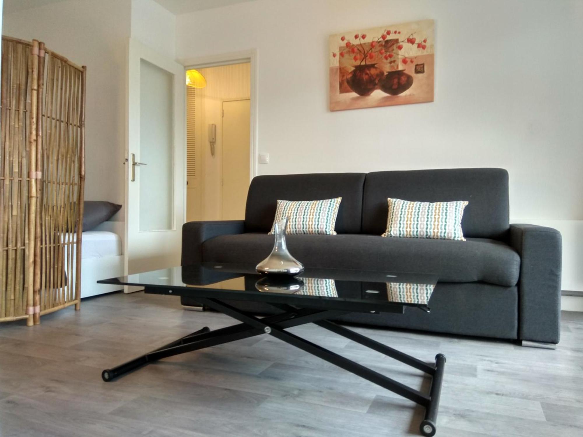 Budget Apart With Balcony And Great View Saint-Denis  Bagian luar foto
