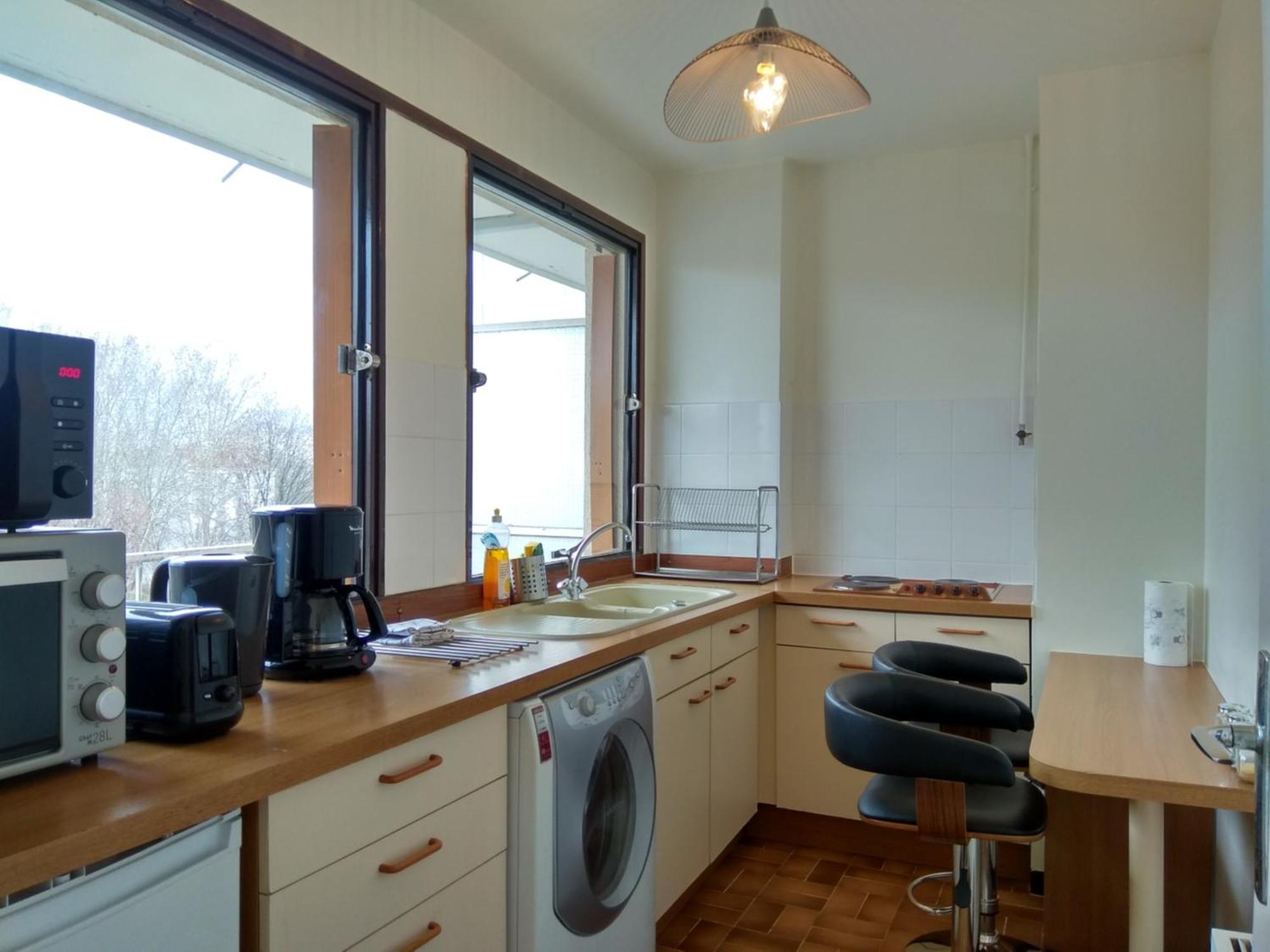 Budget Apart With Balcony And Great View Saint-Denis  Bagian luar foto
