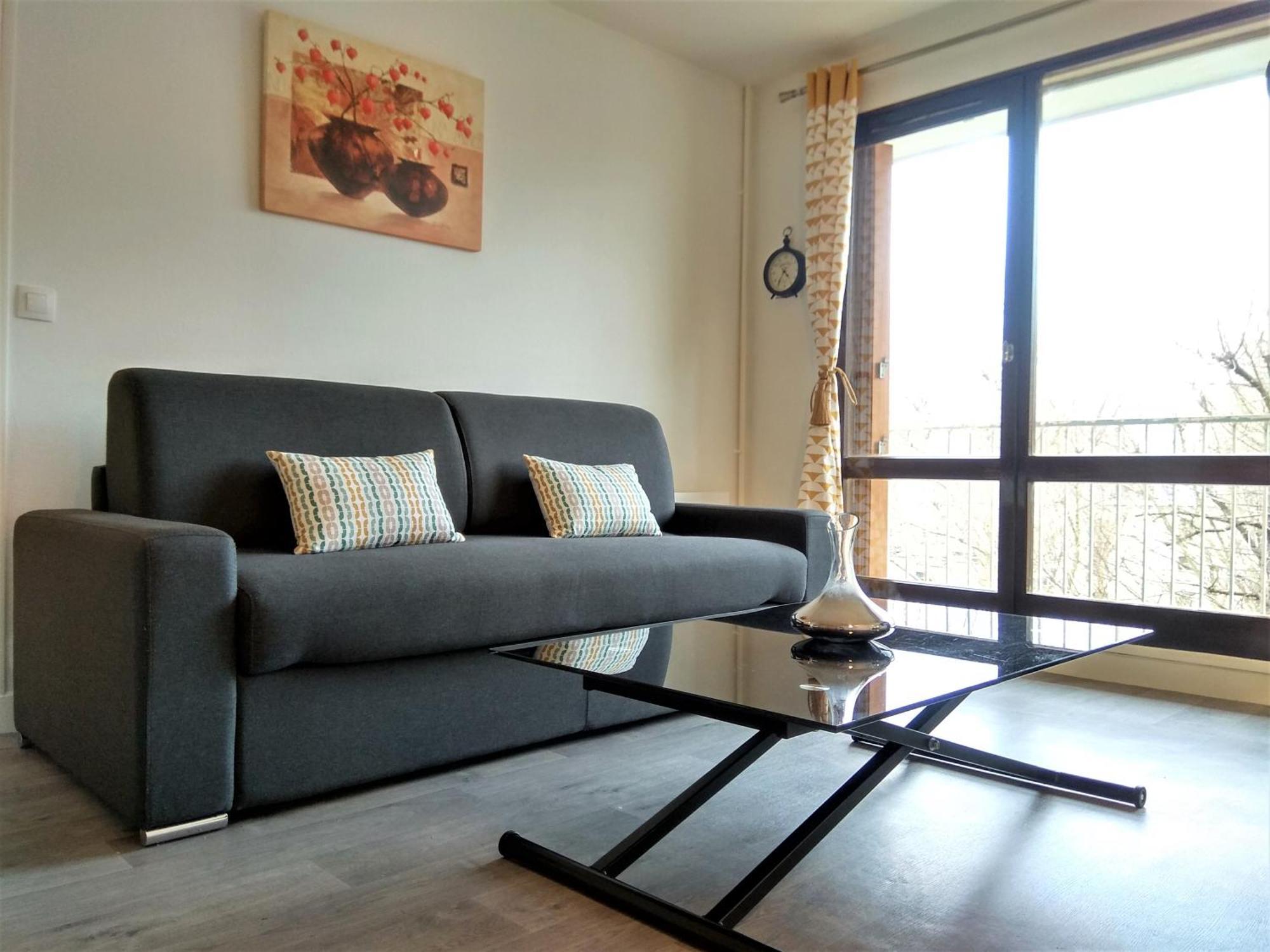 Budget Apart With Balcony And Great View Saint-Denis  Bagian luar foto