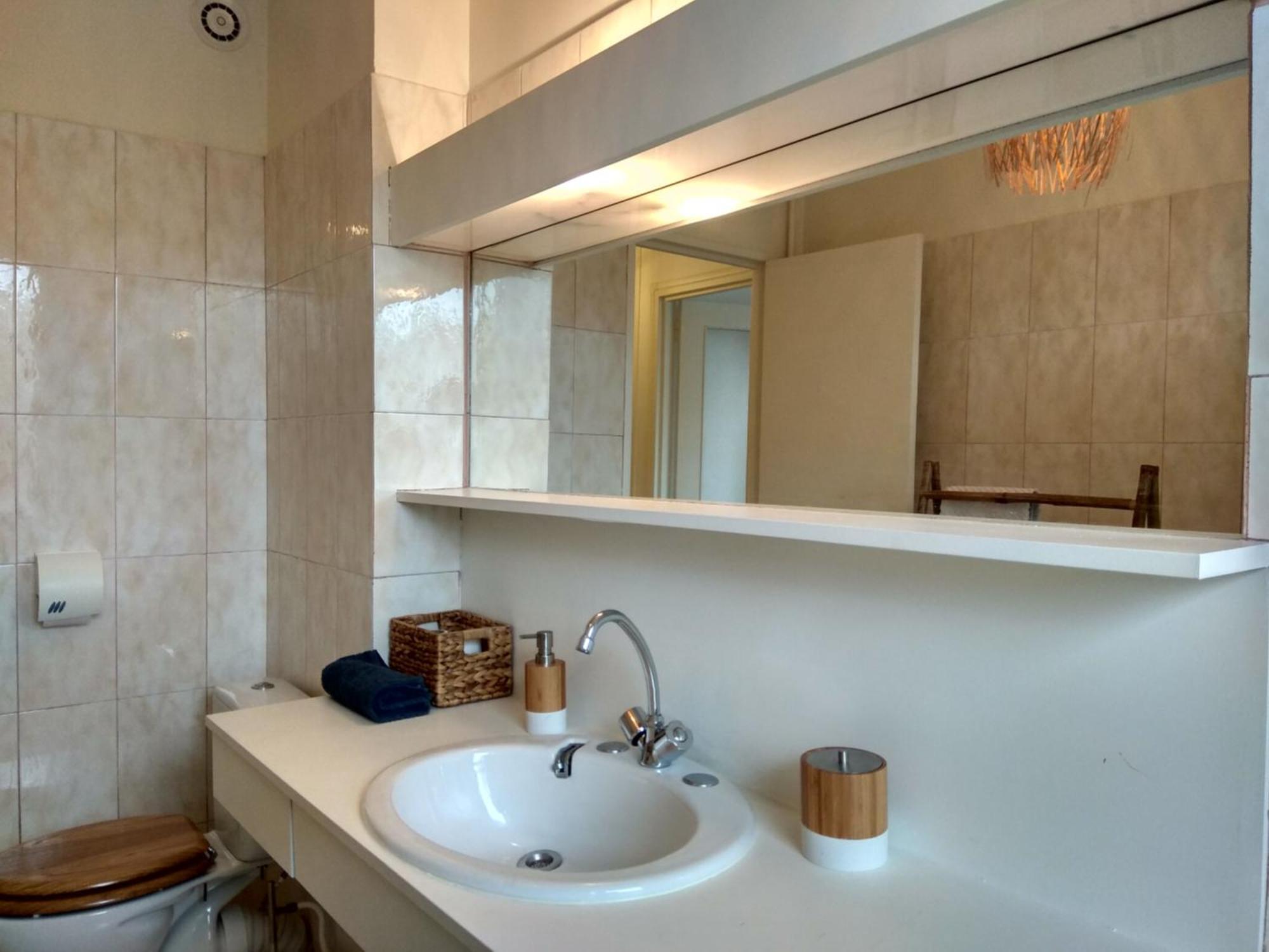 Budget Apart With Balcony And Great View Saint-Denis  Bagian luar foto